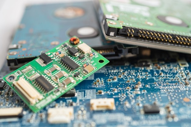 micro-circuit-main-board-computer-electronic-technology-hardware_39768-4270